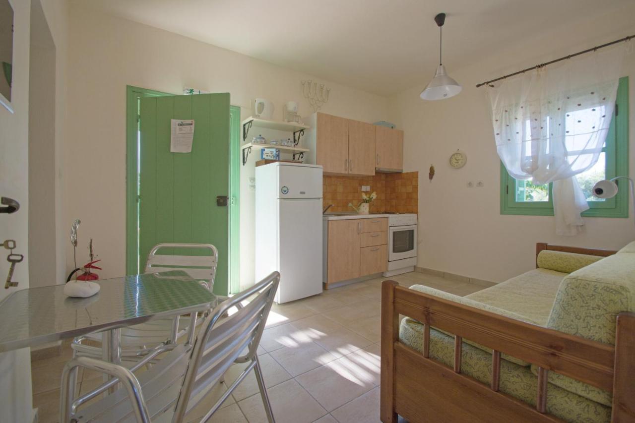 Anemohadi Apartments Kastrisianika Buitenkant foto